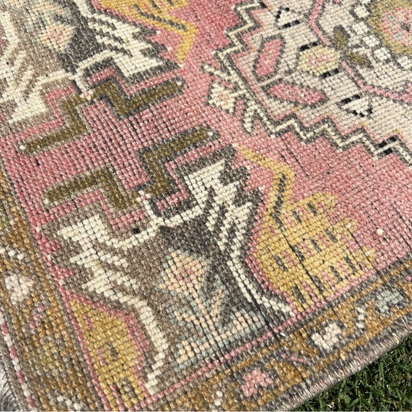 Turkish/Oushak Style Rug - Picture 10 of 11